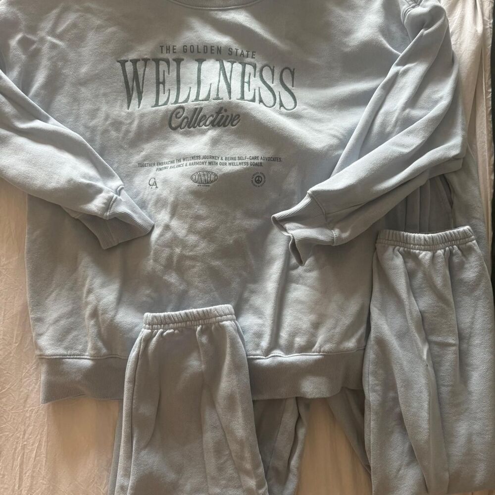 Old Navy Women's Blue Sweat Set Top/Bottoms - Size Medium - Picture 2 of 5